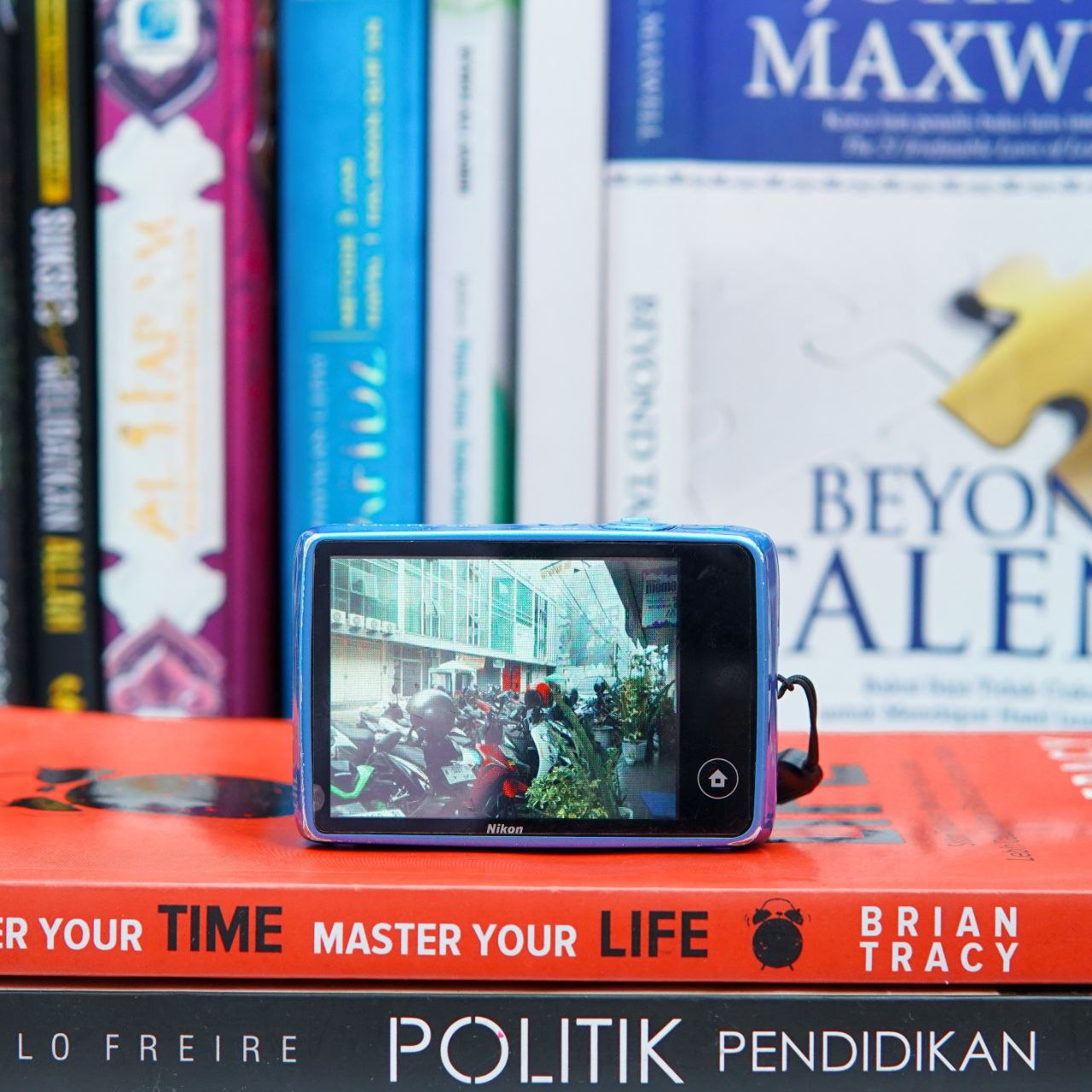 Kamera Digital Nikon S02 (Blue)