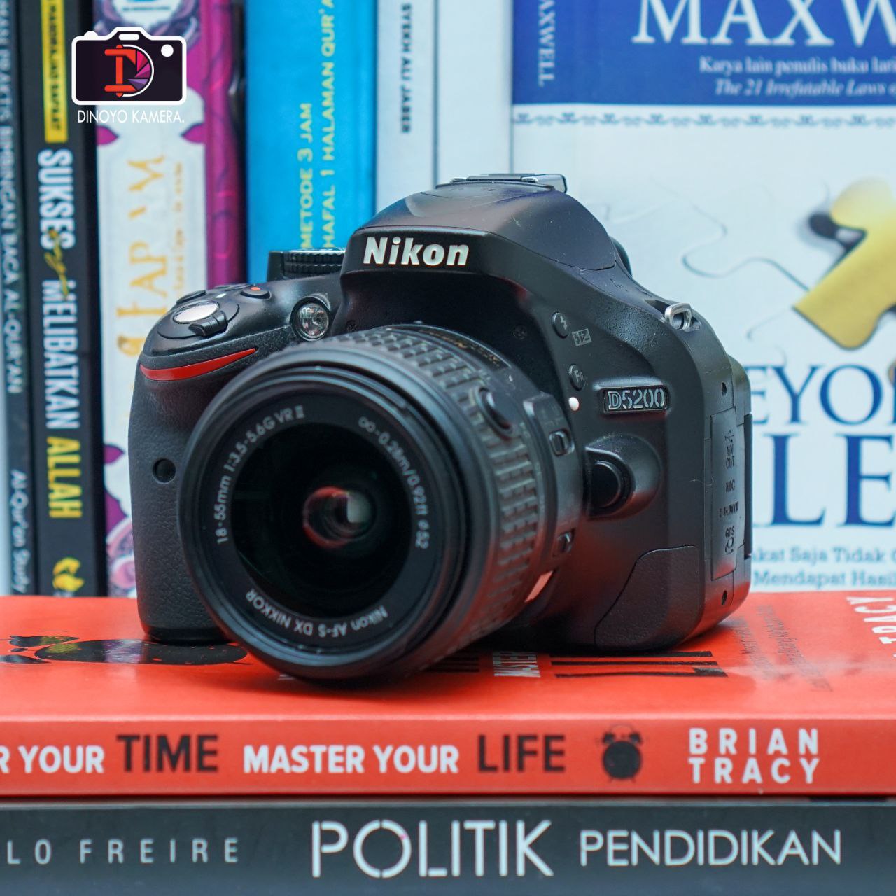 Nikon D5200 + kit 18 55mm second