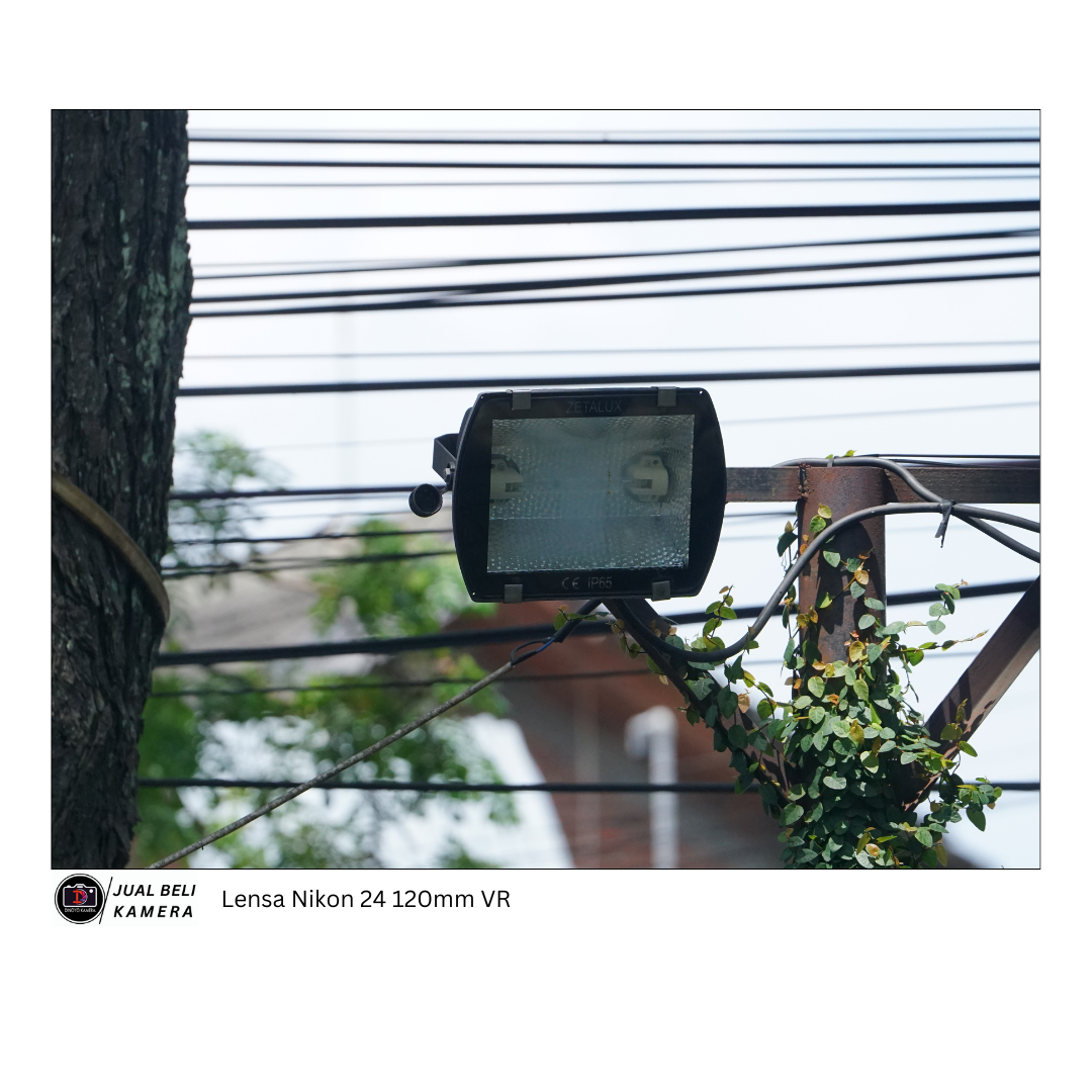 Lensa Nikon 24 120mm VR (red)