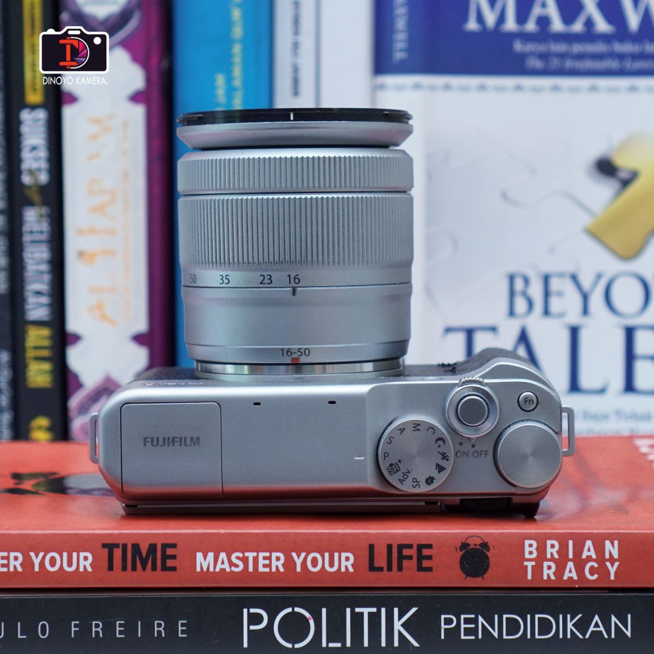 Fujifilm X A10 + kit 16 50mm (Black Silver)