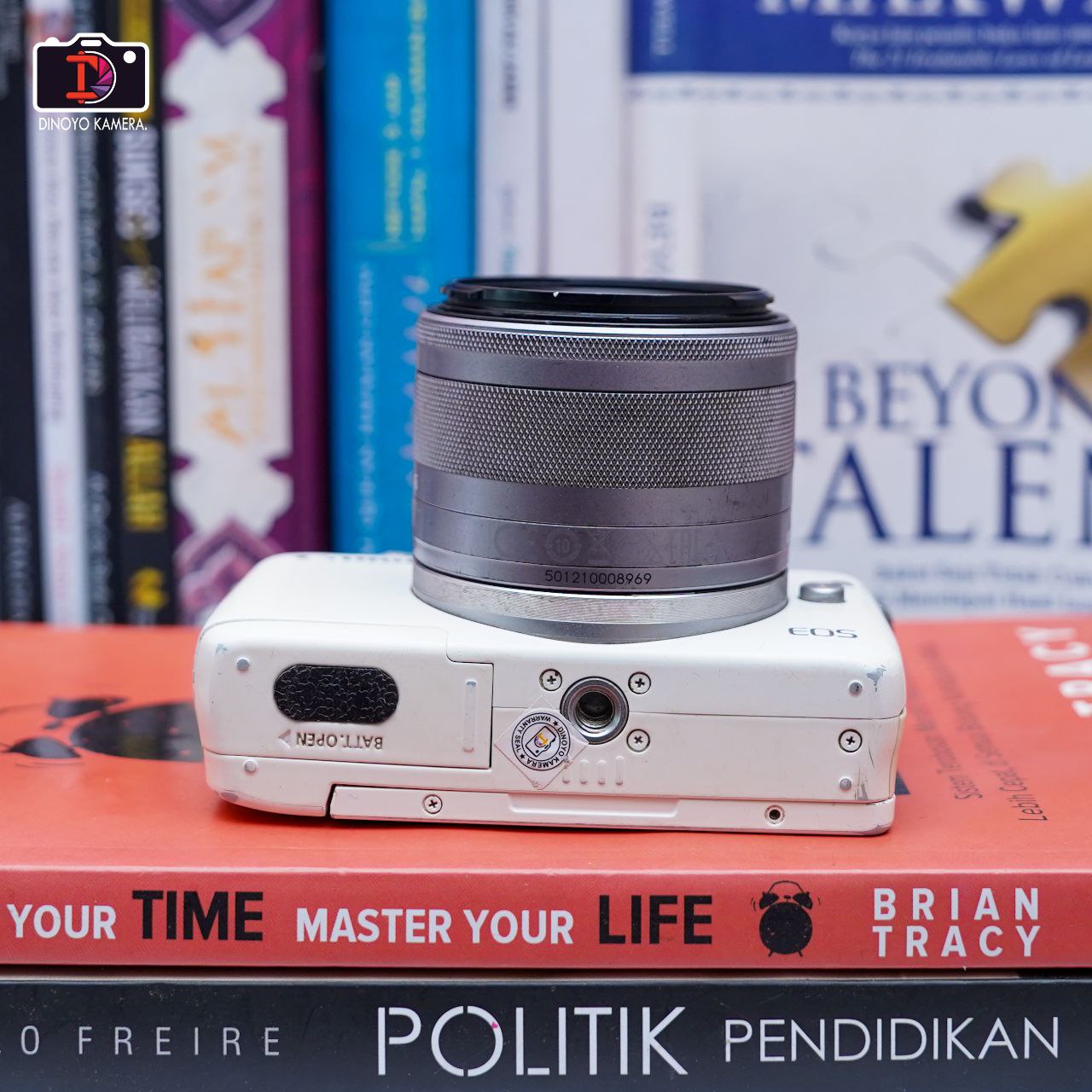 Canon m10 + kit 15 45mm (white)