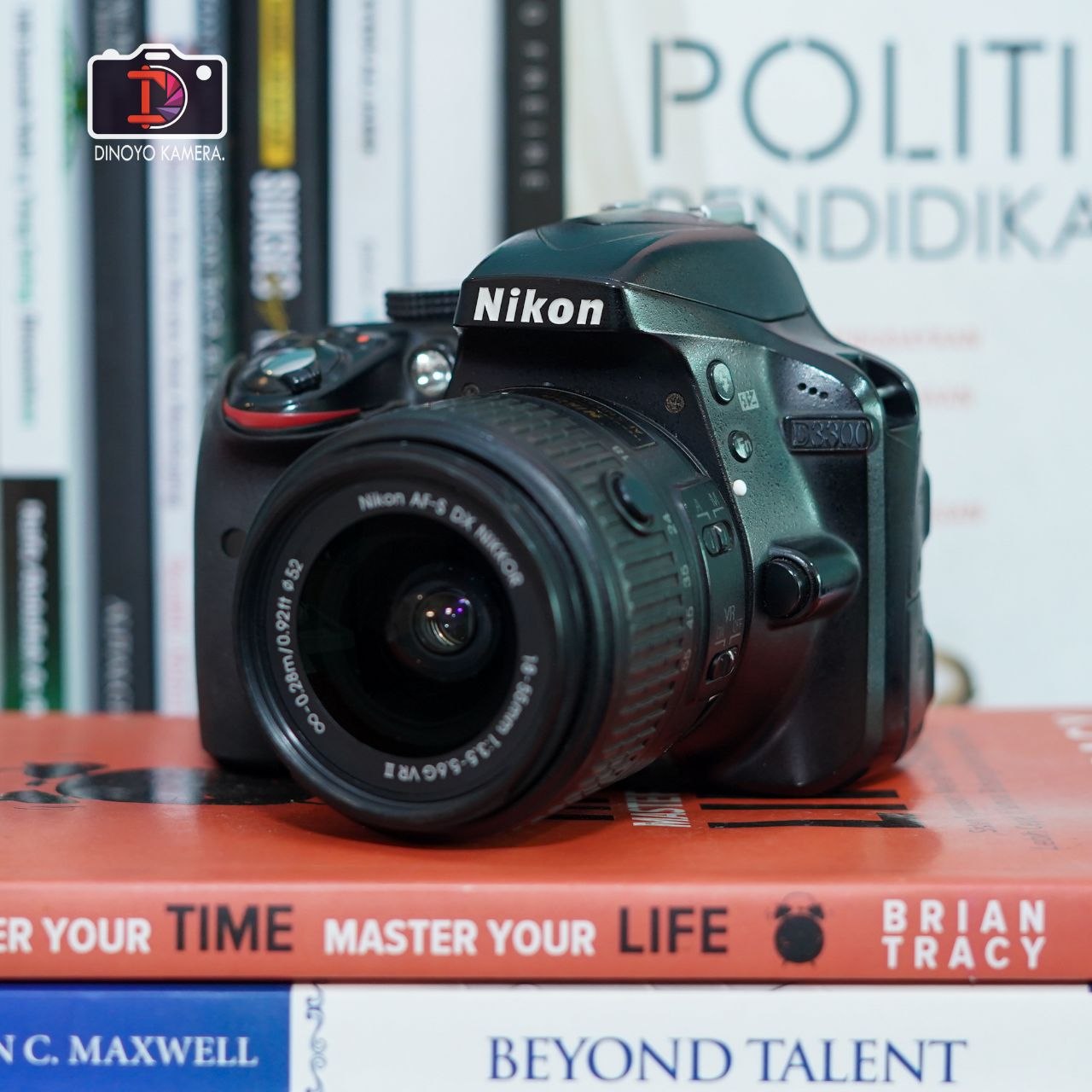 Nikon D3300 + kit 18 55mm kondisi second baik