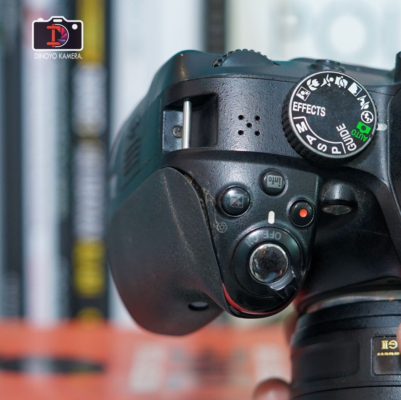 Nikon D3300 + kit 18 55mm kondisi second baik