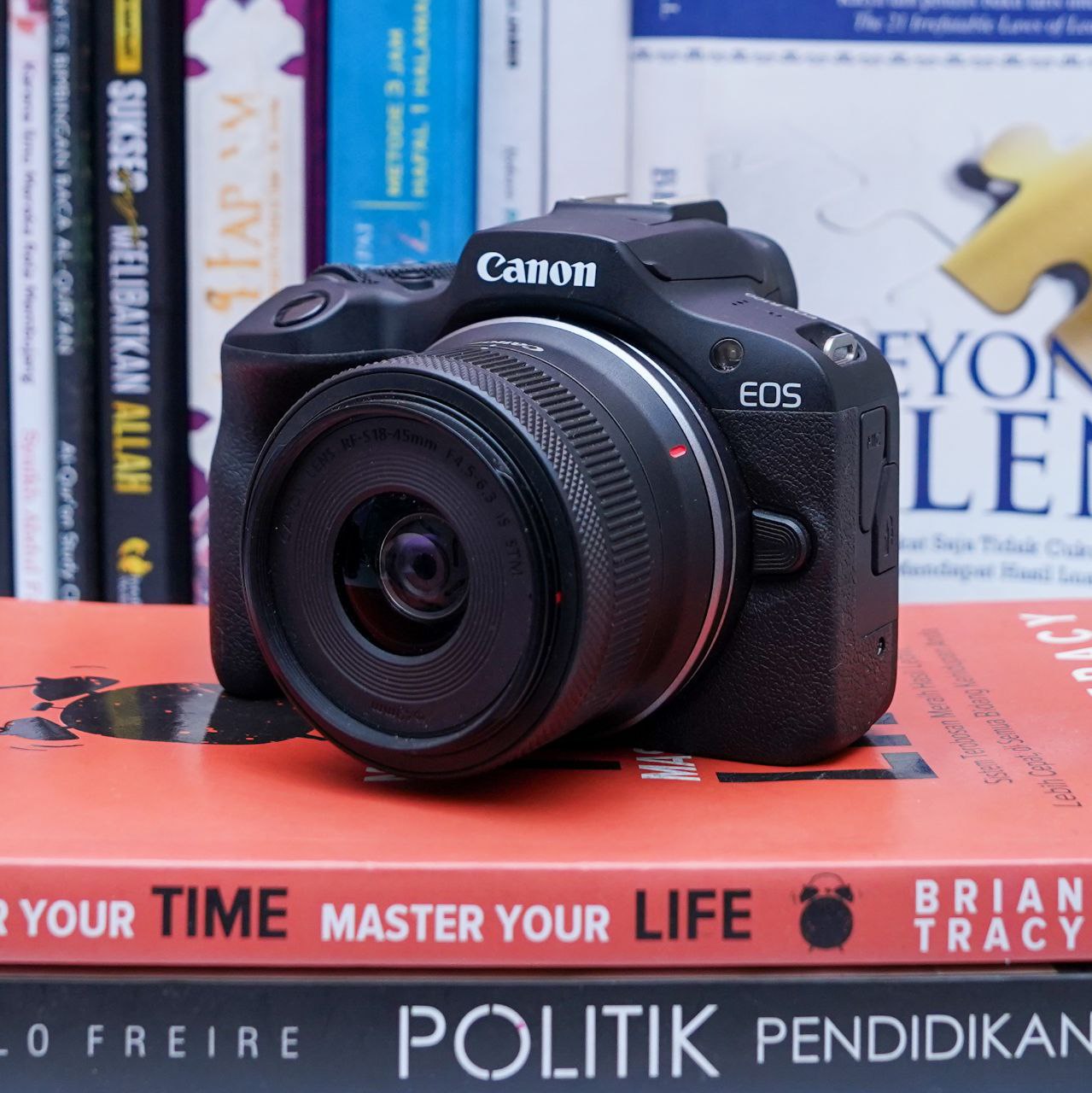 Canon R100 + kit 18 45mm