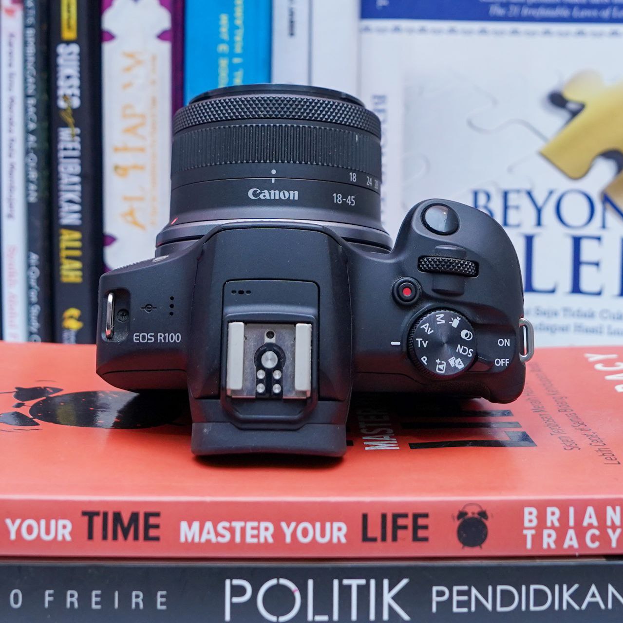 Canon R100 + kit 18 45mm