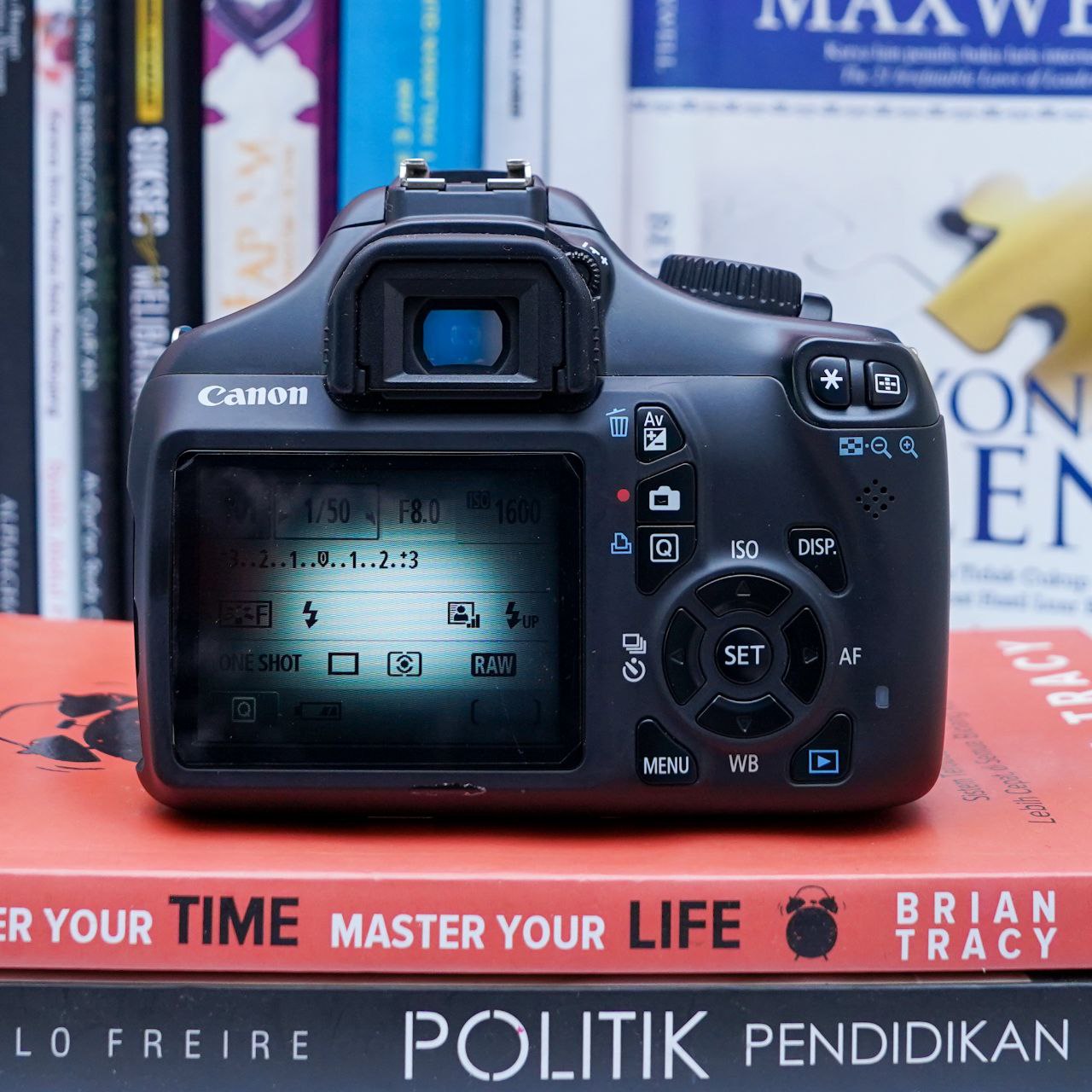 Canon kiss x50 + 18 55mm