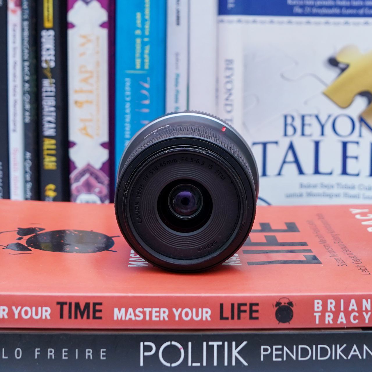 Lensa Canon RFs 18-45mm