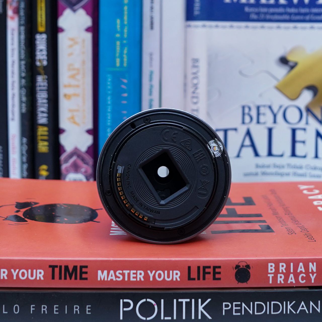 Lensa Canon RFs 18-45mm