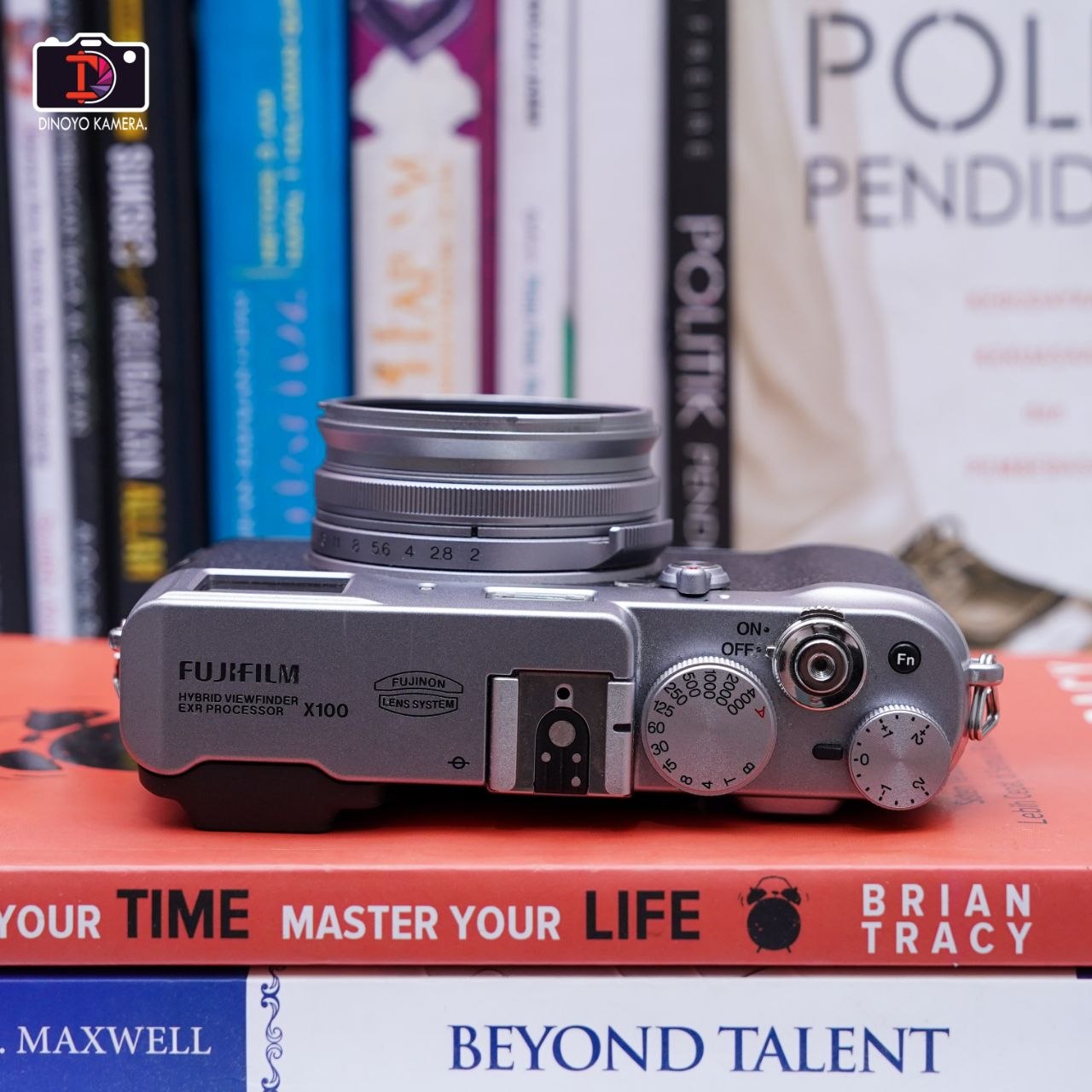 Fujifilm Finepix X100 (kamera compact)