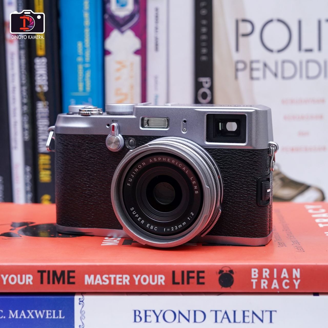 Fujifilm Finepix X100 (kamera compact)