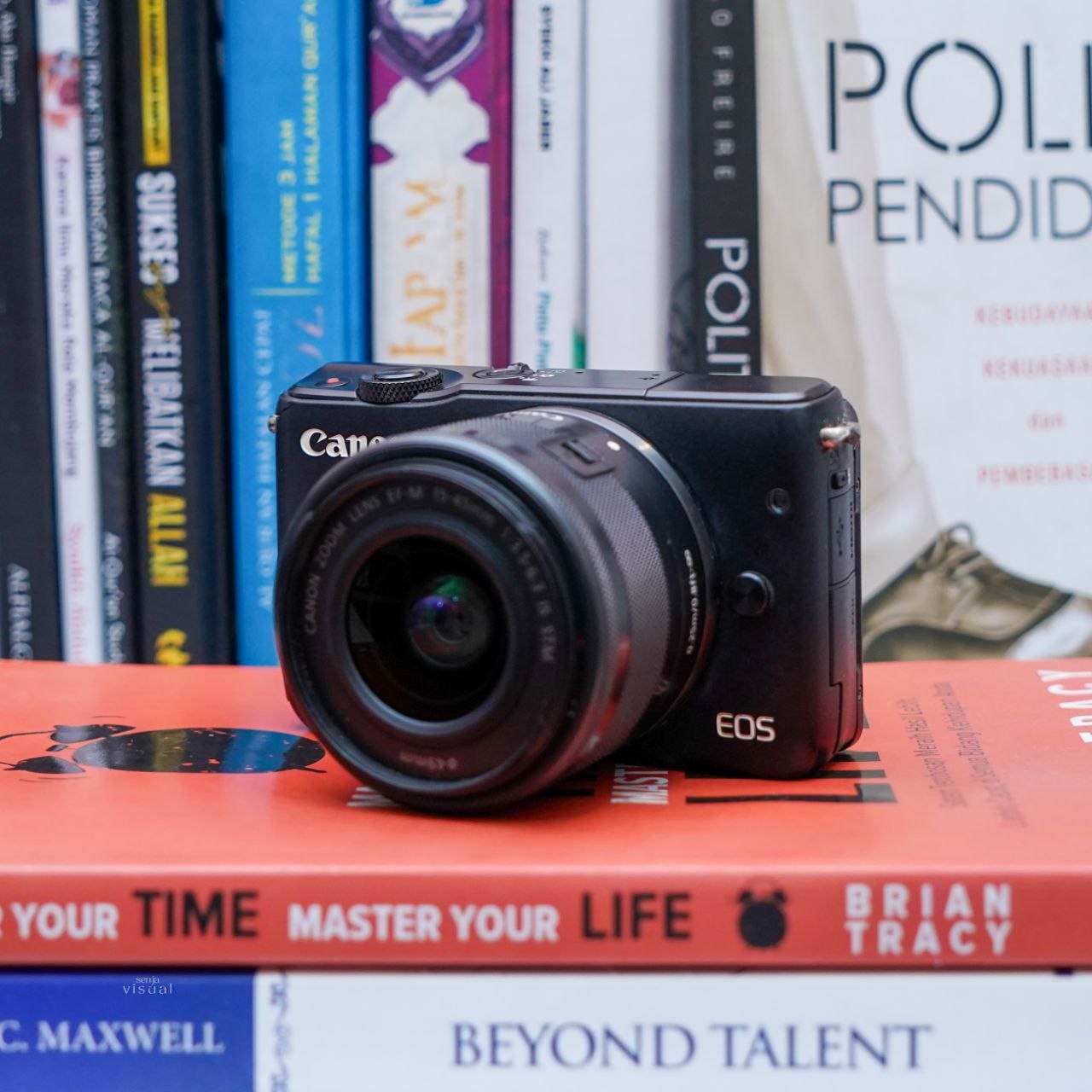 Canon M10 + kit 15 45mm is stm