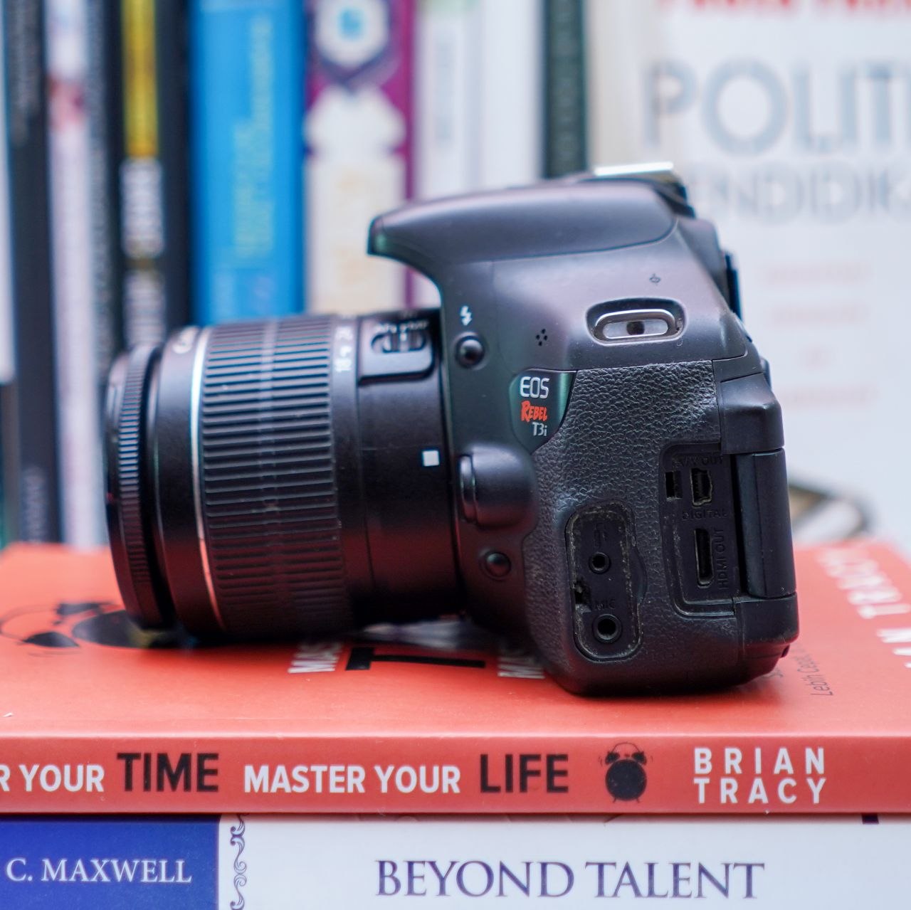 Canon Rebel T3i (600d) + kit 18 55mm