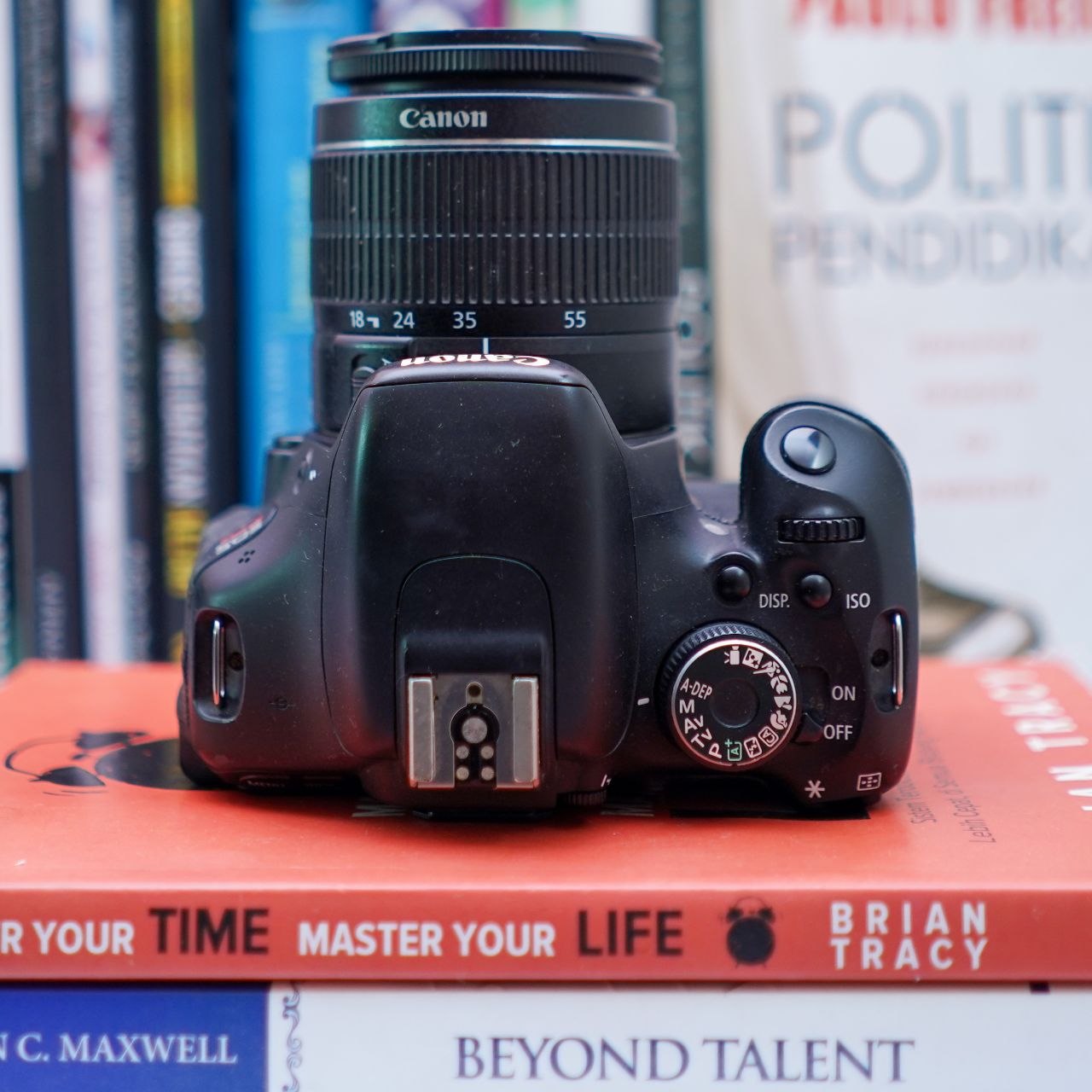 Canon Rebel T3i (600d) + kit 18 55mm