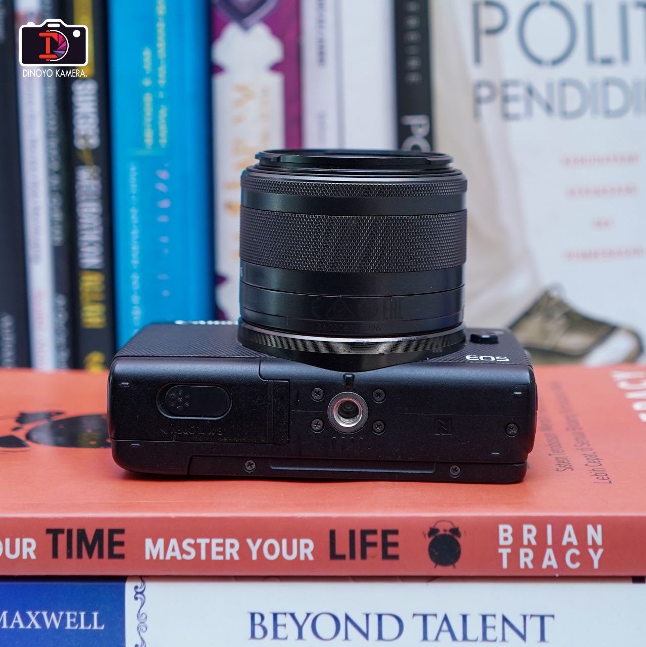 Canon m100 + kit 15 45mm black Kondisi Baik