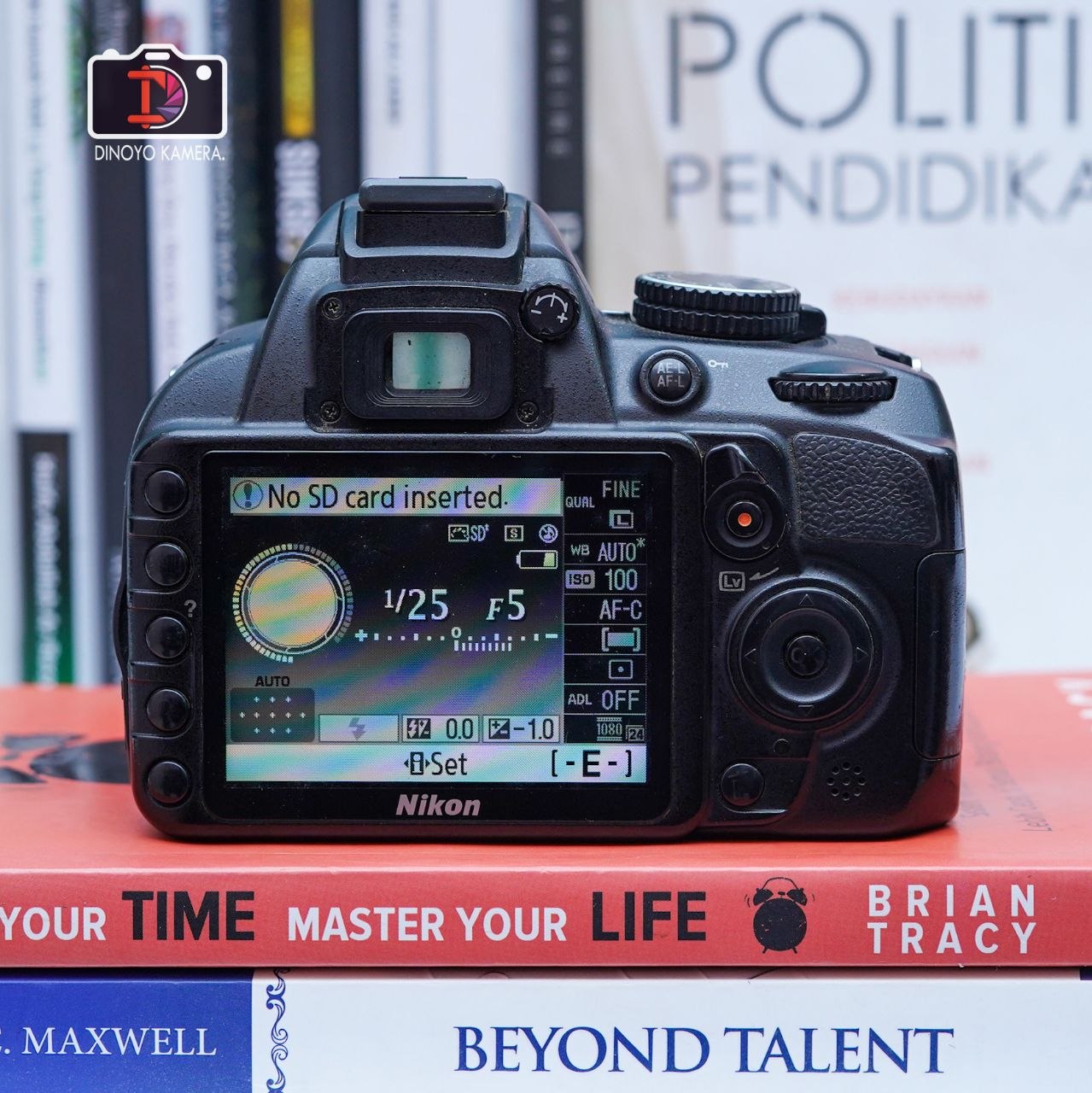 Nikon D3100 + kit 18 55mm
