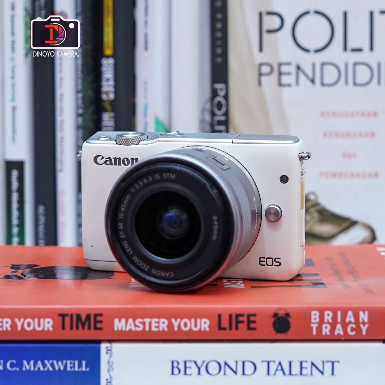 Canon m10 + kit 15 45mm white