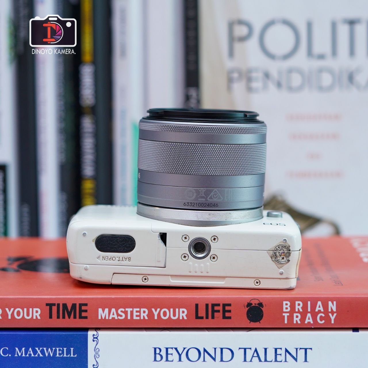 Canon M10 + kit 15 45mm (White)