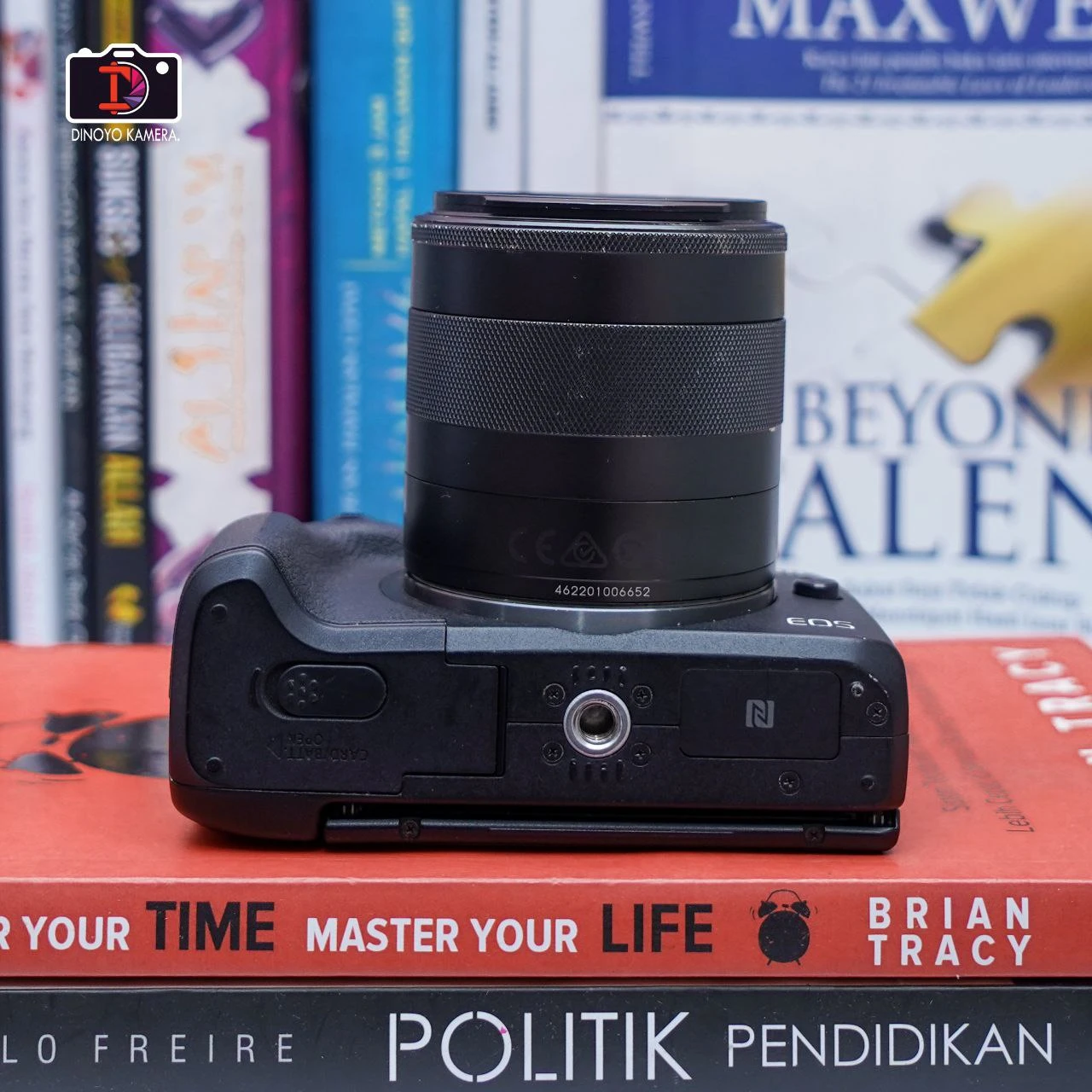 Canon Eos M3 + kit 18 55mm Kondisi fungsional baik