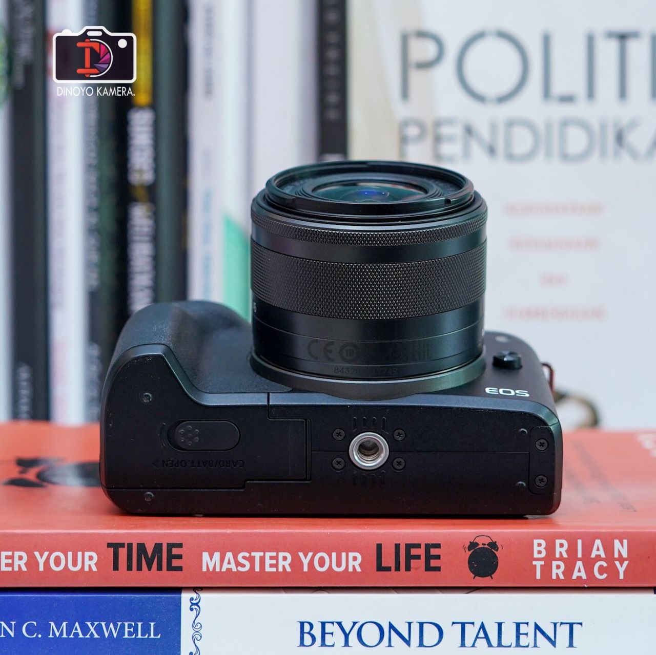 Canon m50 + kit 15 45mm (Black)