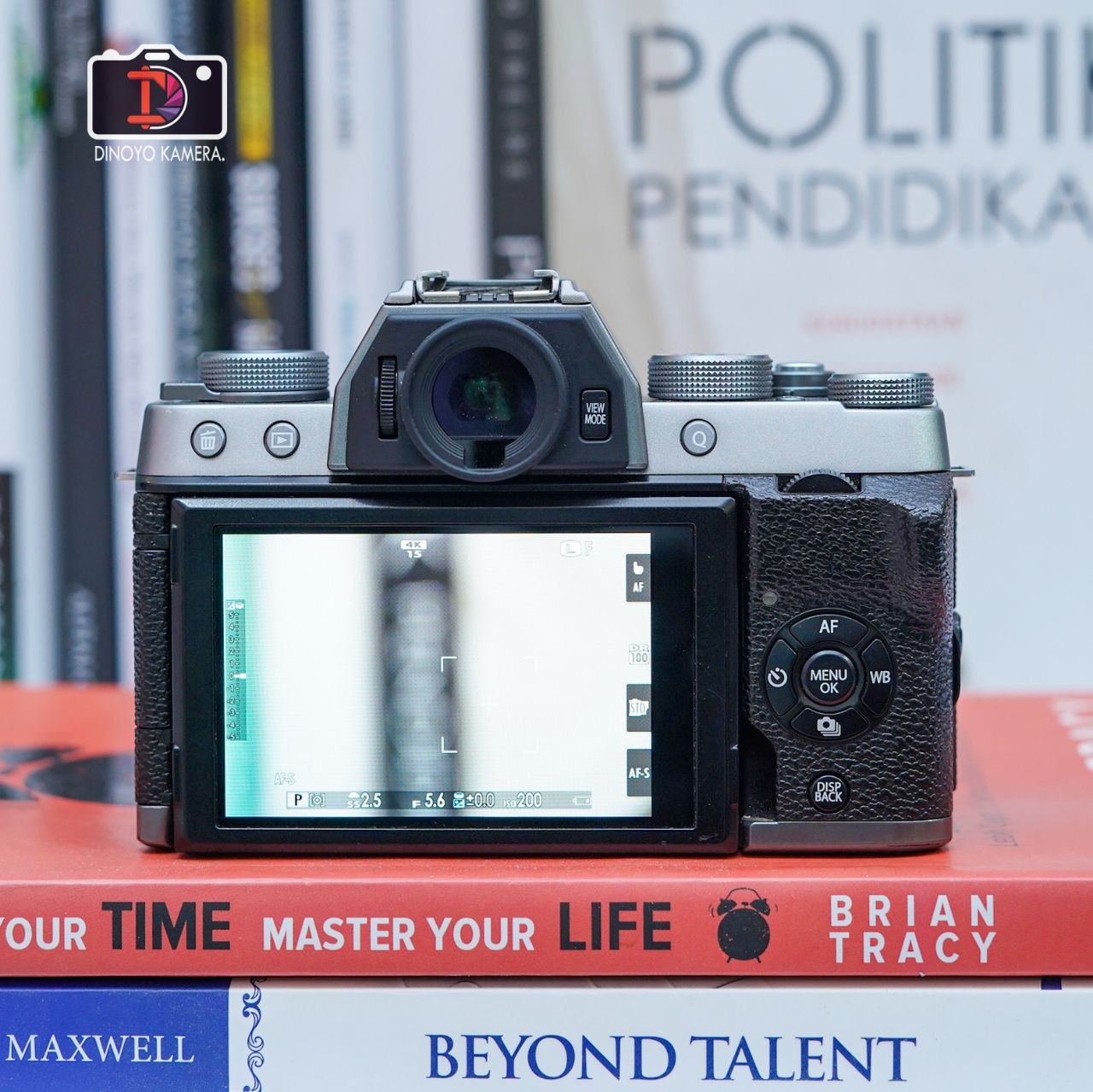 Fujifilm Xt100 + kit 15 45mm grey