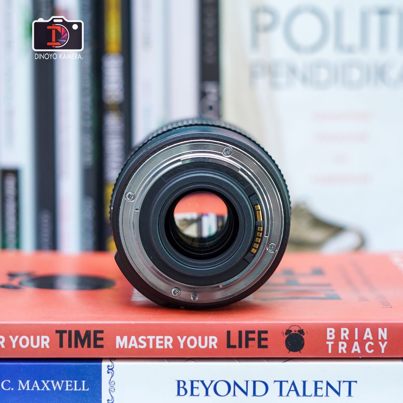 Lensa Canon 18 135mm IS