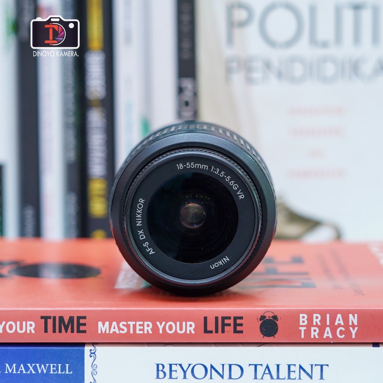 Lensa kit Nikon 18 55mm Kondisi Fungsional baik