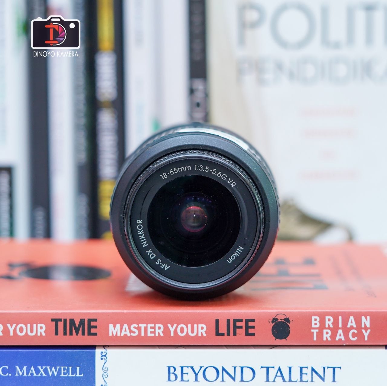 Lensa kit Nikon 18 55mm VR Kondisi Baik