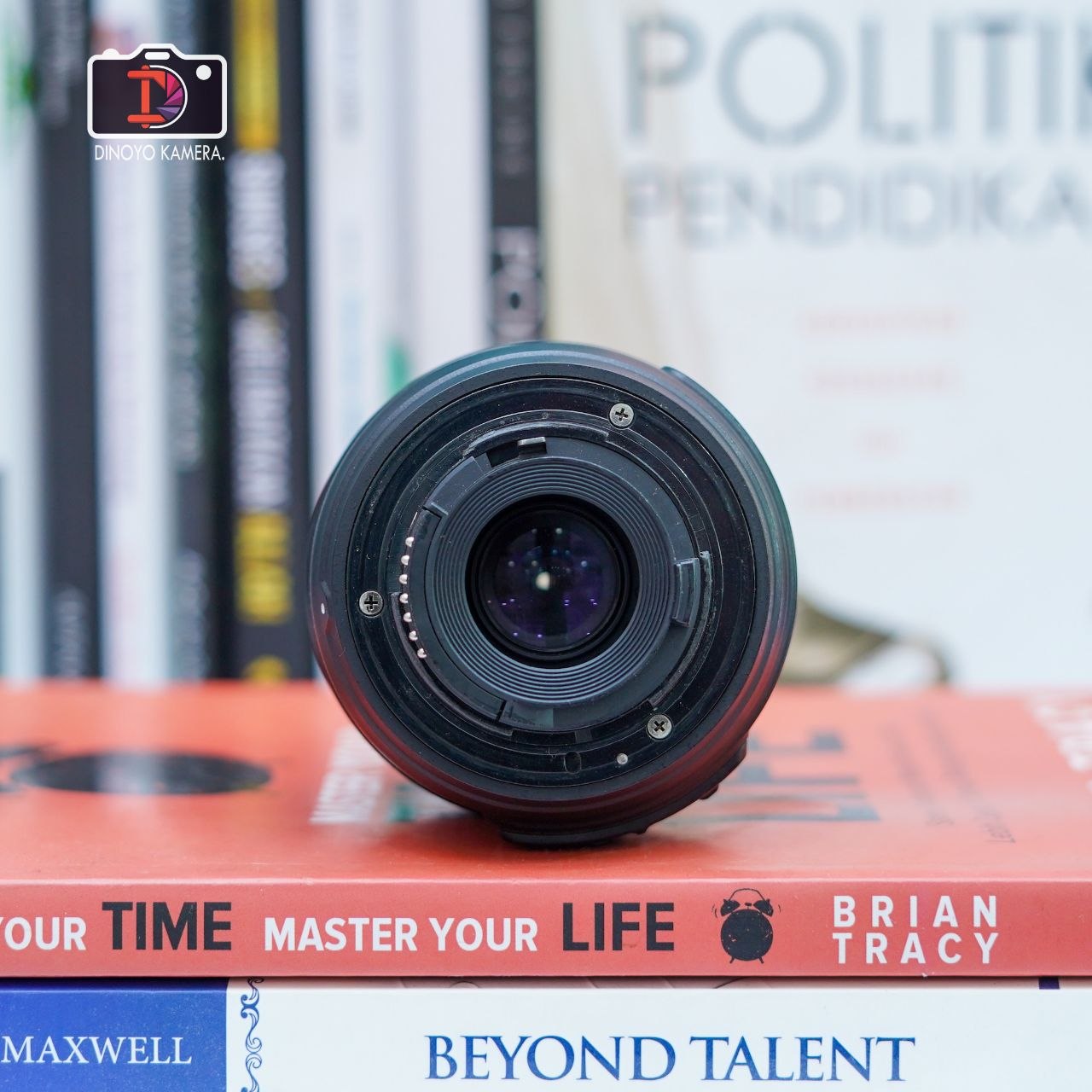 Lensa kit Nikon 18 55mm VR Kondisi Baik