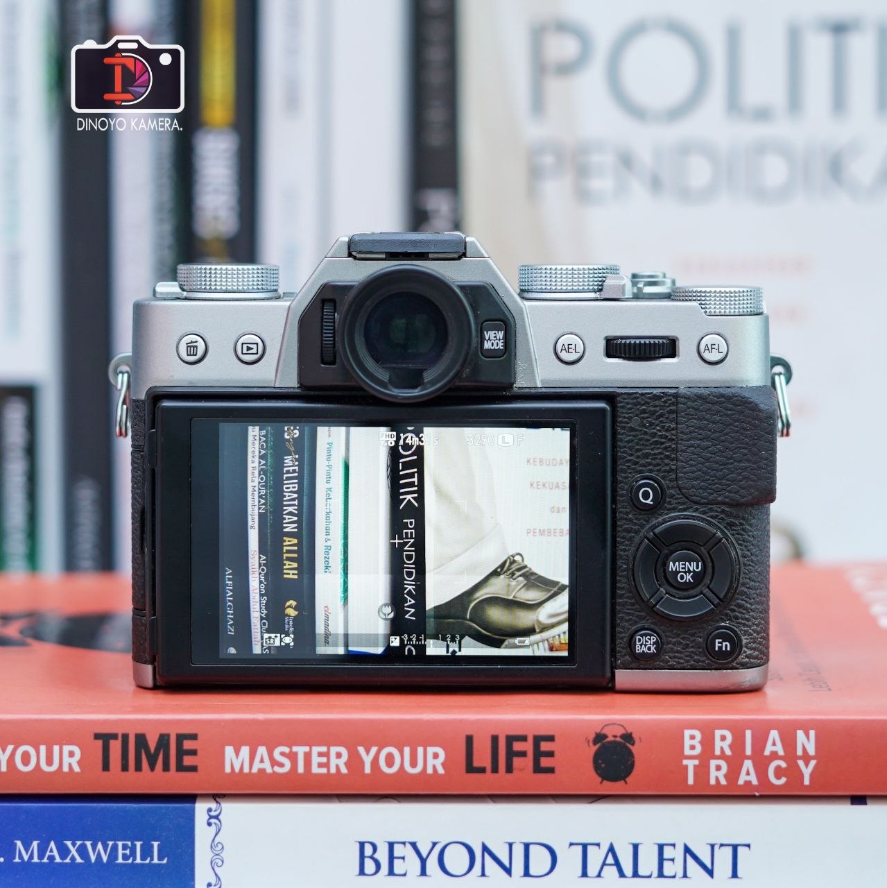Fujifilm XT10 / X T10 / XT 10 + kit 16 50mm Kondisi Baik