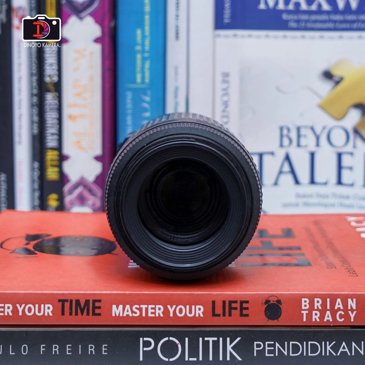 Lensa Nikon 55 200mm VR Kondisi Fungsional baik