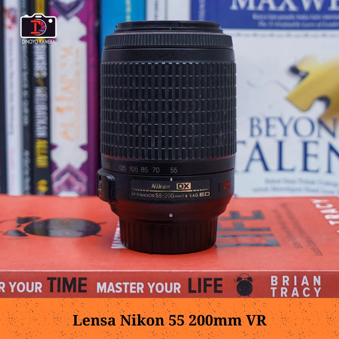 Lensa Nikon 55 200mm VR Kondisi Fungsional baik